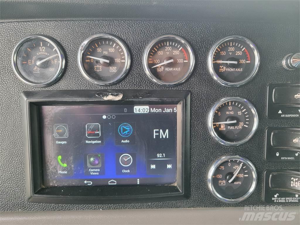 Peterbilt 389 Conventional Trucks / Tractor Trucks
