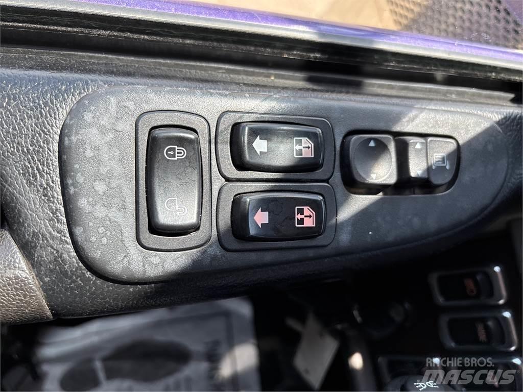 Peterbilt 389 Conventional Trucks / Tractor Trucks