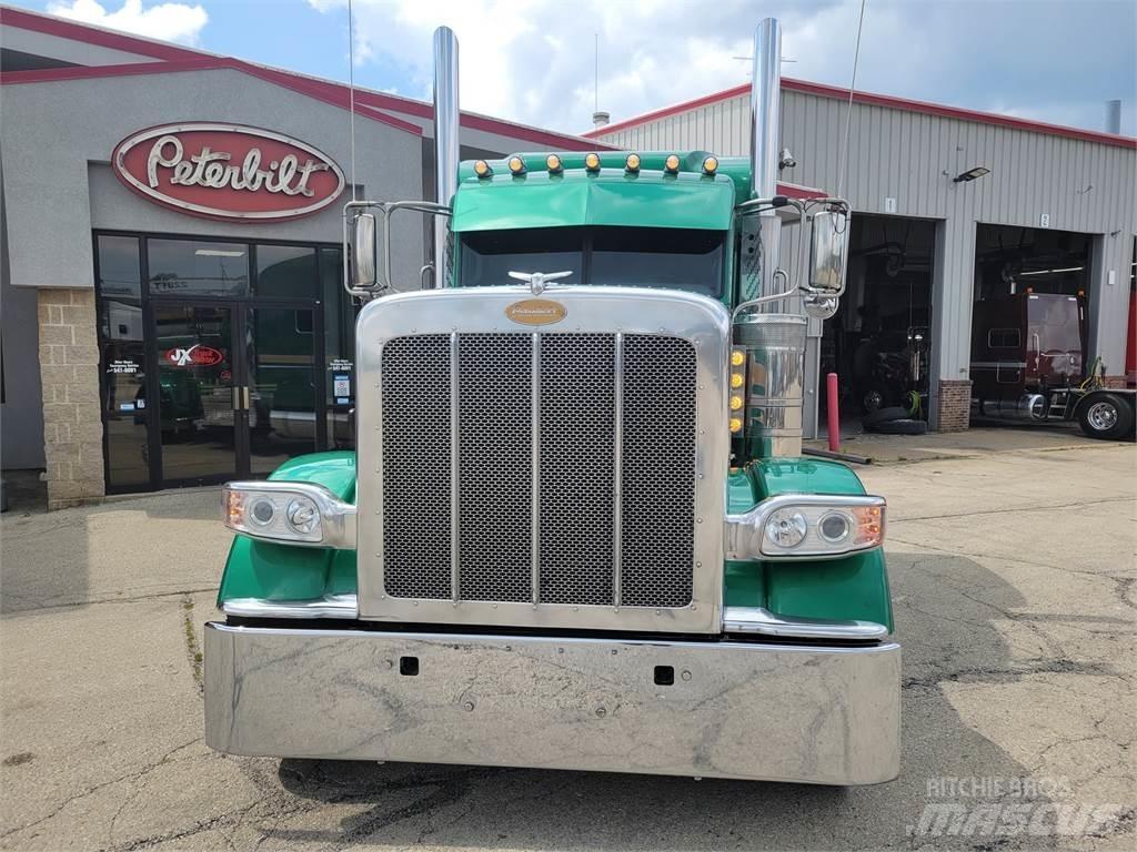 Peterbilt 389 Conventional Trucks / Tractor Trucks
