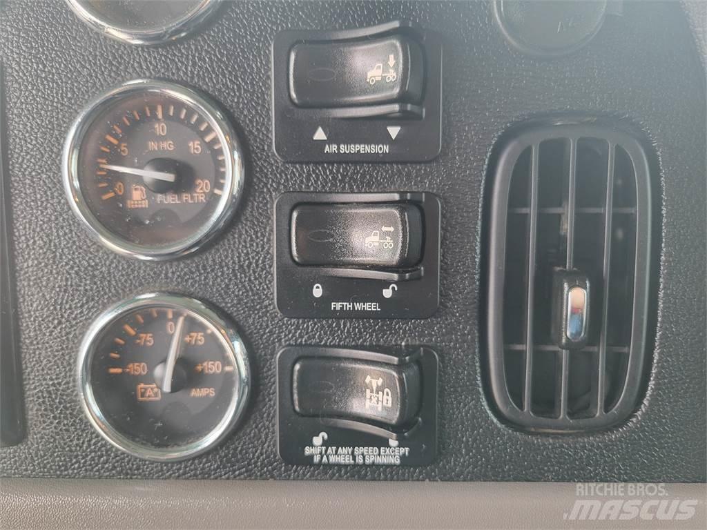 Peterbilt 389 Conventional Trucks / Tractor Trucks