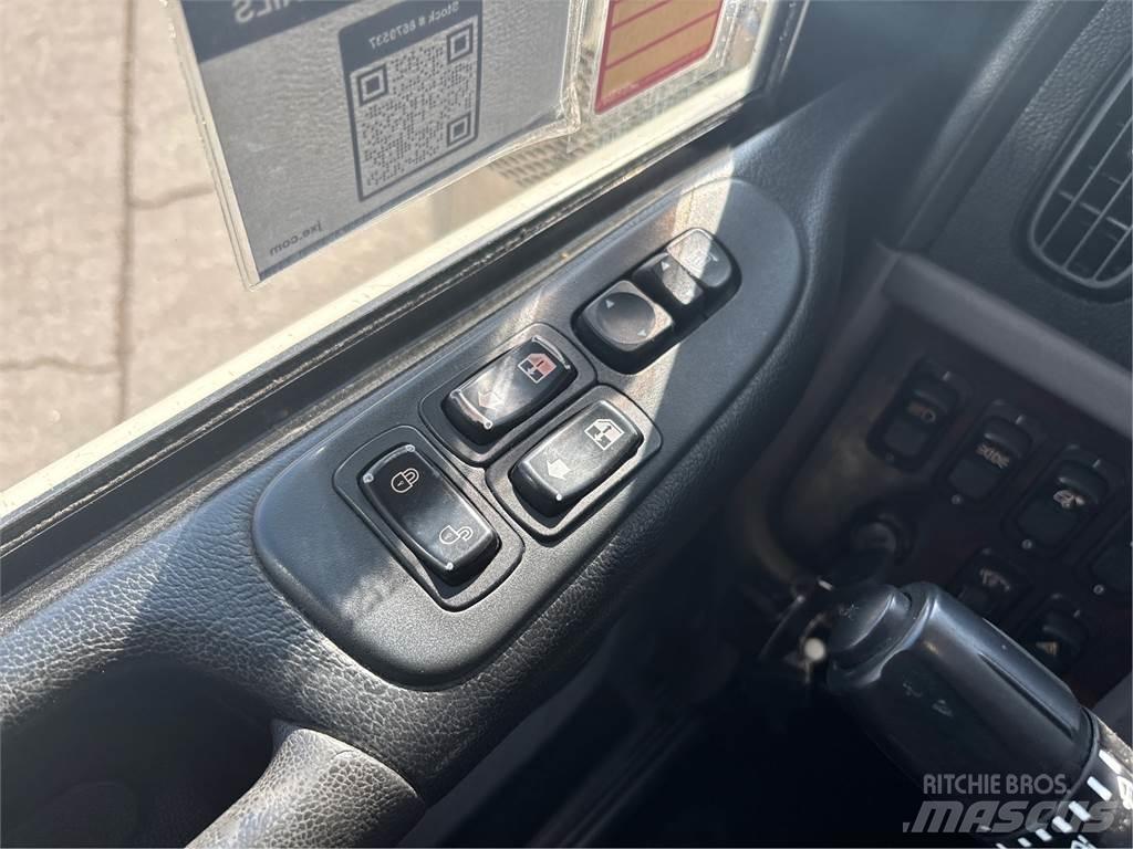 Peterbilt 389 Conventional Trucks / Tractor Trucks