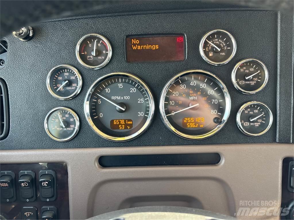 Peterbilt 389 Conventional Trucks / Tractor Trucks