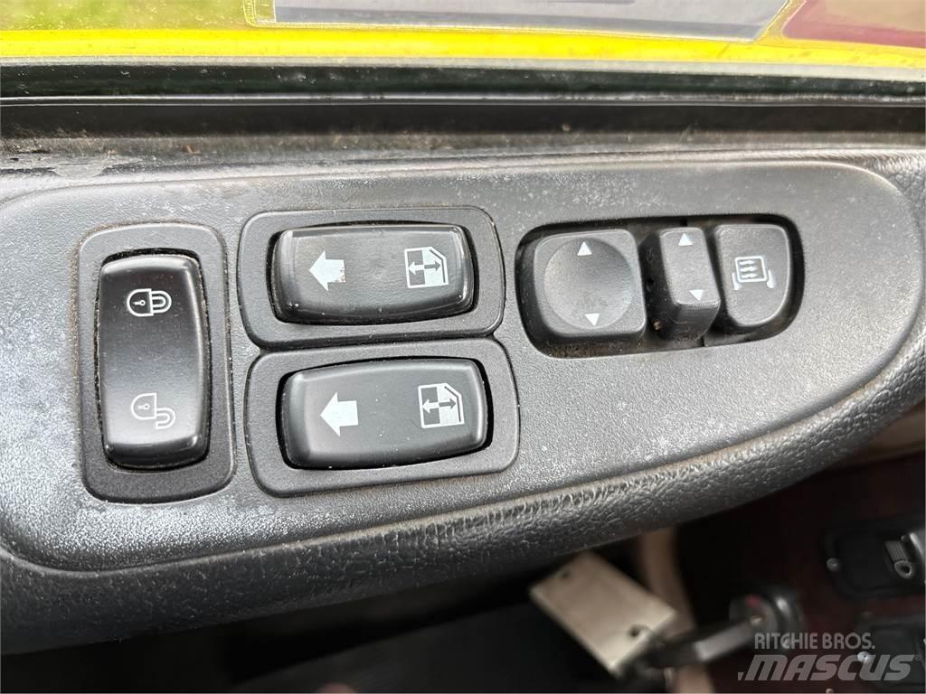 Peterbilt 389 Conventional Trucks / Tractor Trucks