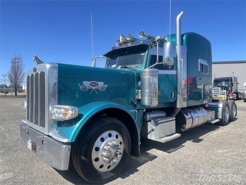 Peterbilt 389 Conventional Trucks / Tractor Trucks