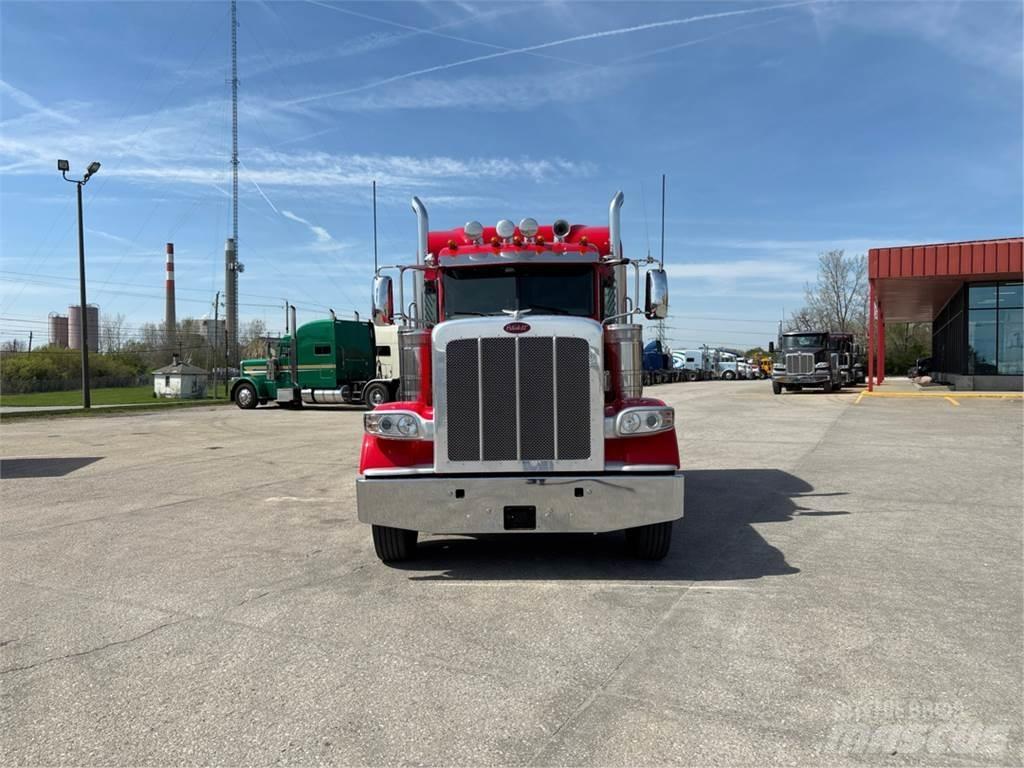 Peterbilt 389 Conventional Trucks / Tractor Trucks