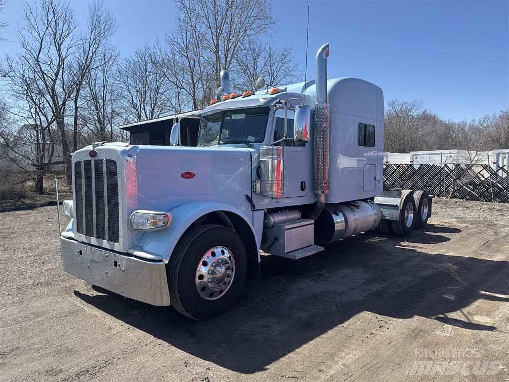 Peterbilt 389 Conventional Trucks / Tractor Trucks