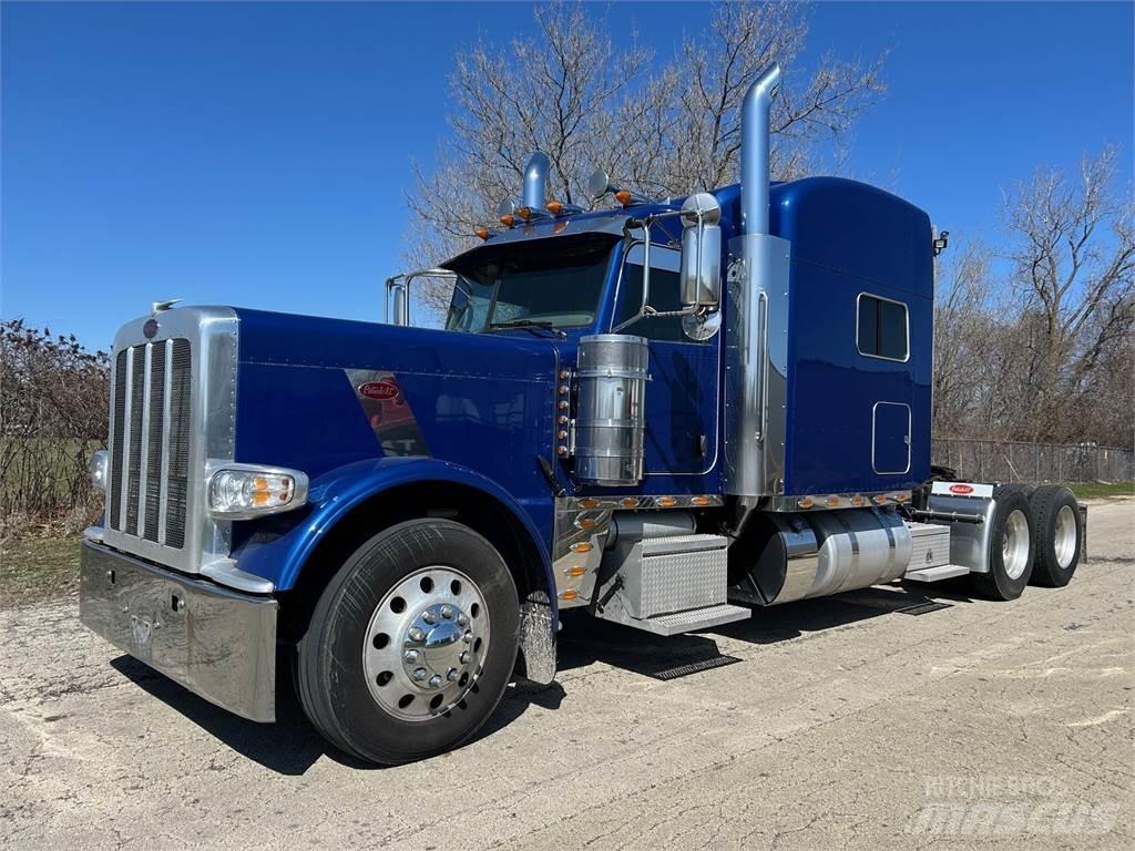 Peterbilt 389 Conventional Trucks / Tractor Trucks