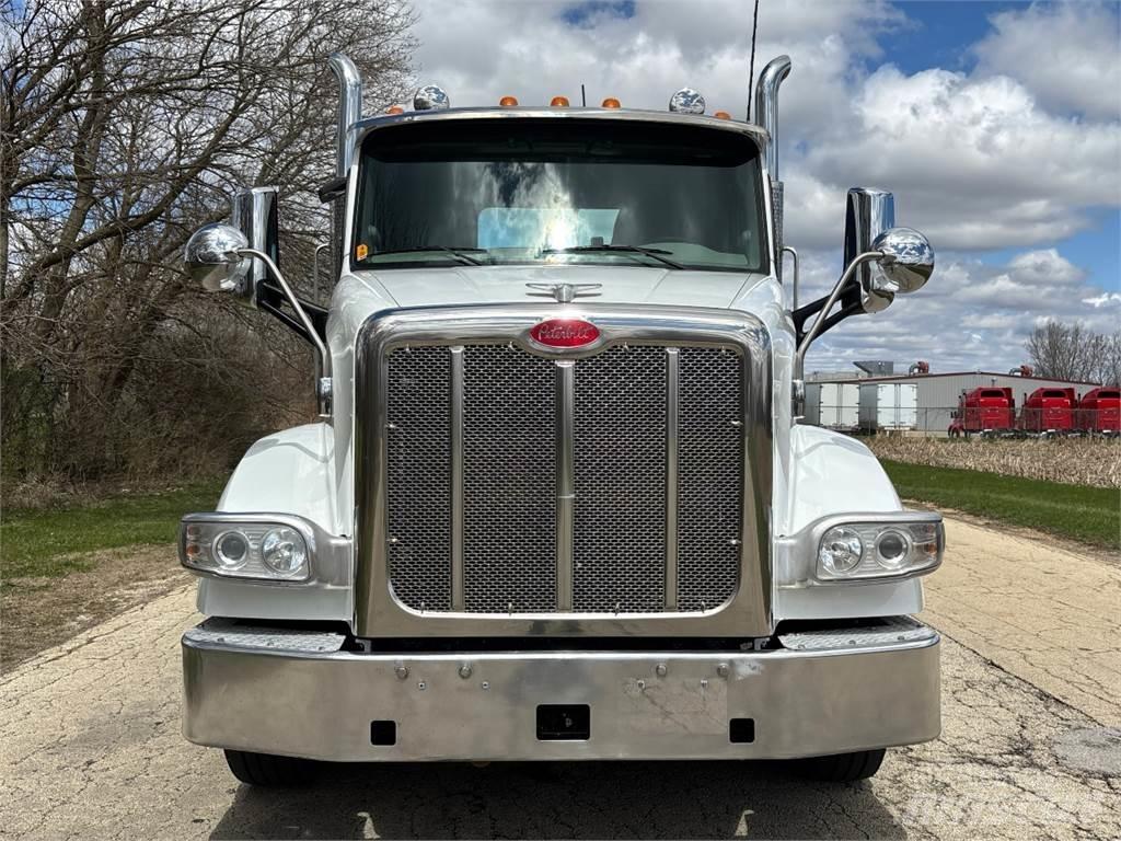Peterbilt 567 Conventional Trucks / Tractor Trucks