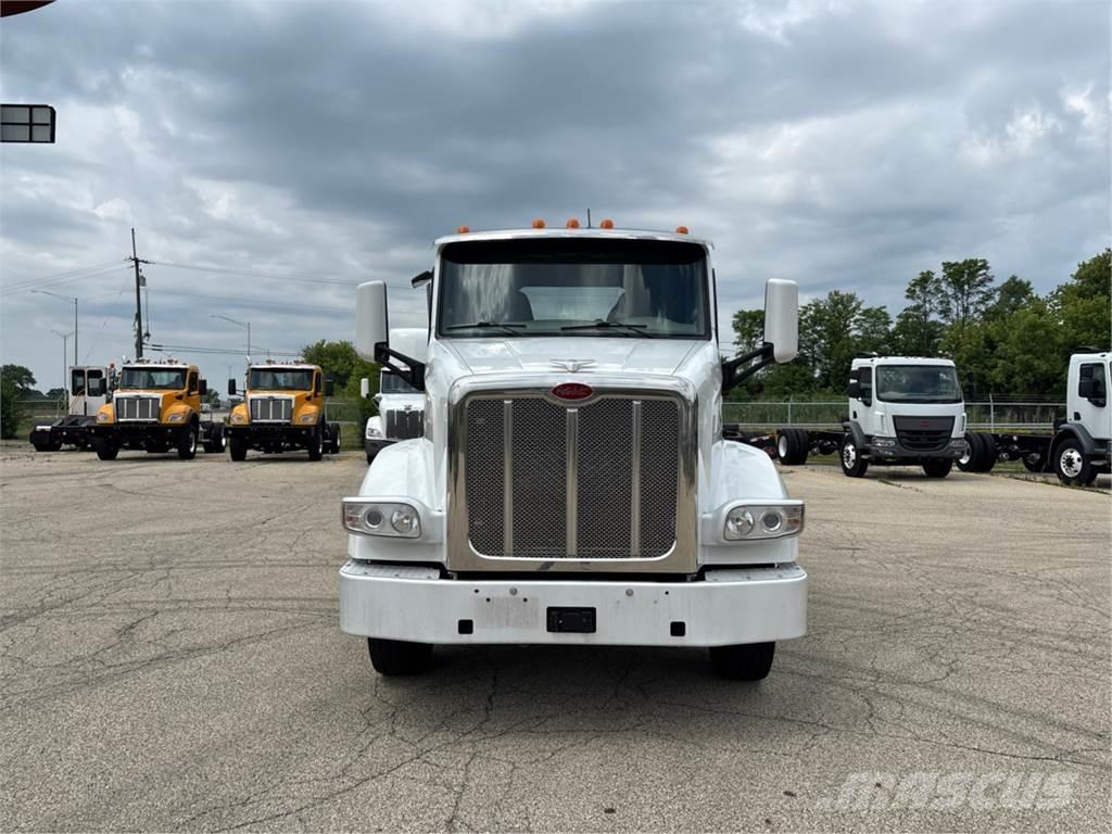 Peterbilt 567 Conventional Trucks / Tractor Trucks