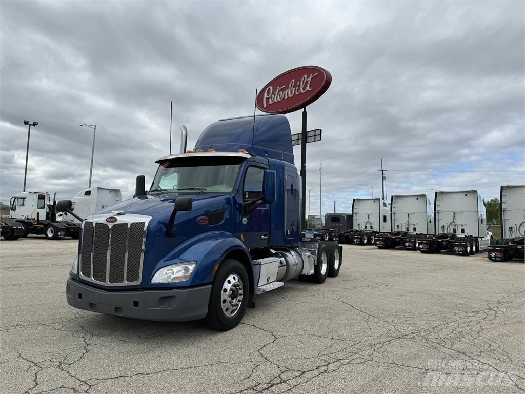 Peterbilt 579 Conventional Trucks / Tractor Trucks