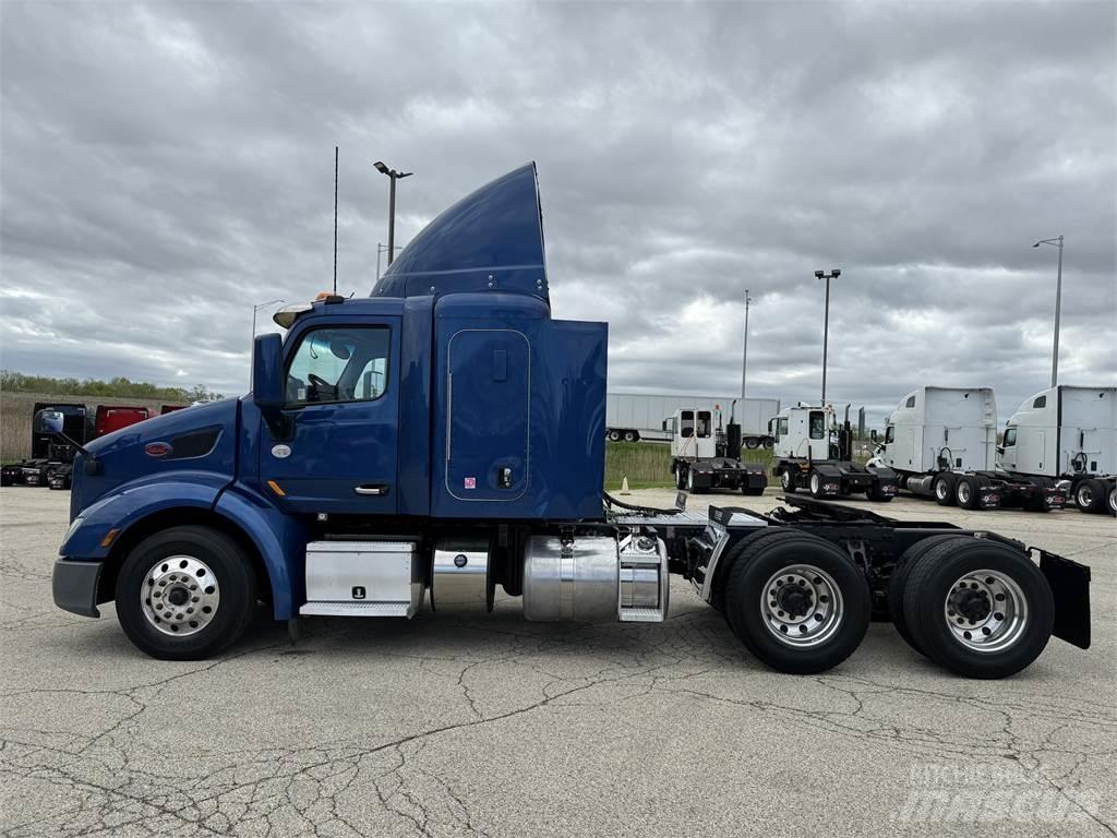 Peterbilt 579 Conventional Trucks / Tractor Trucks