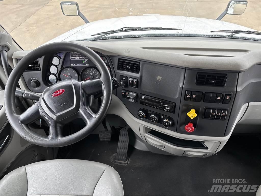 Peterbilt 579 Conventional Trucks / Tractor Trucks