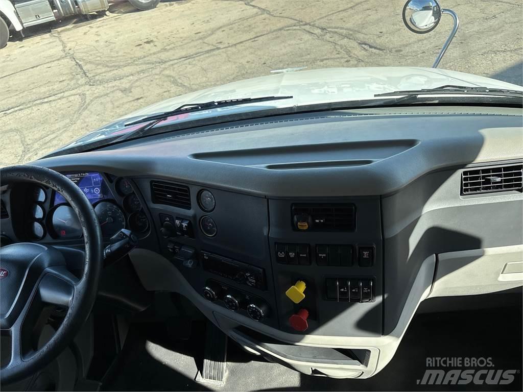 Peterbilt 579 Conventional Trucks / Tractor Trucks