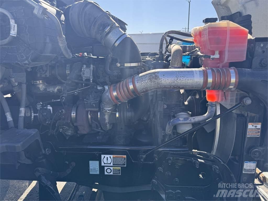 Peterbilt 579 Conventional Trucks / Tractor Trucks