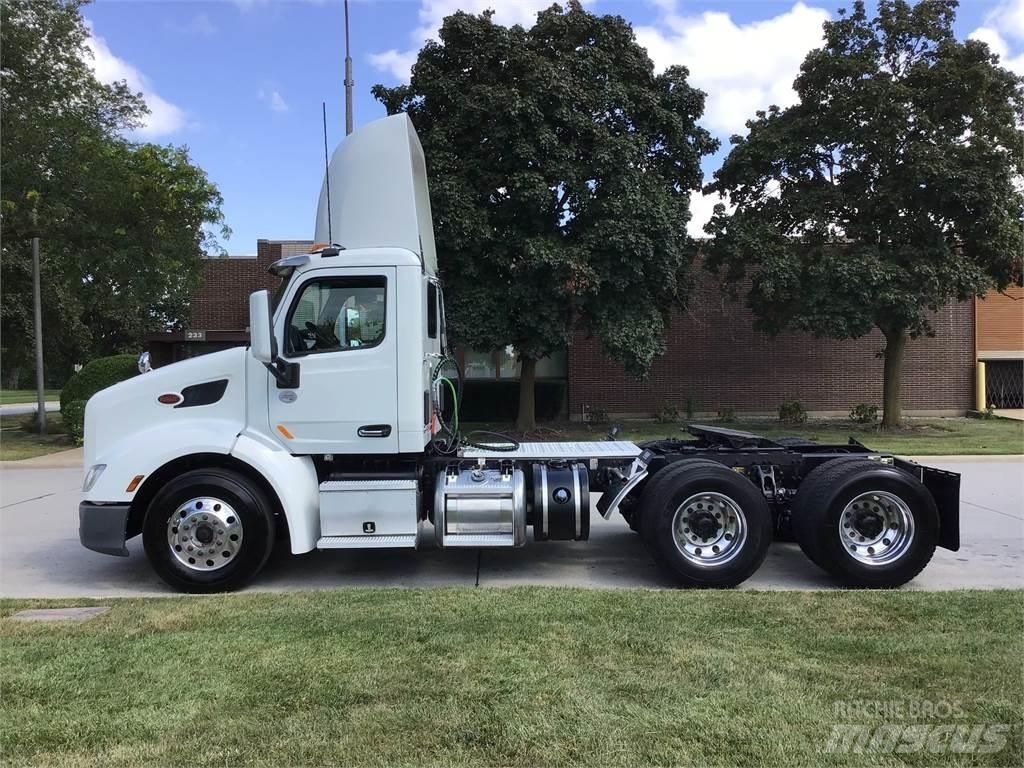Peterbilt 579 Conventional Trucks / Tractor Trucks