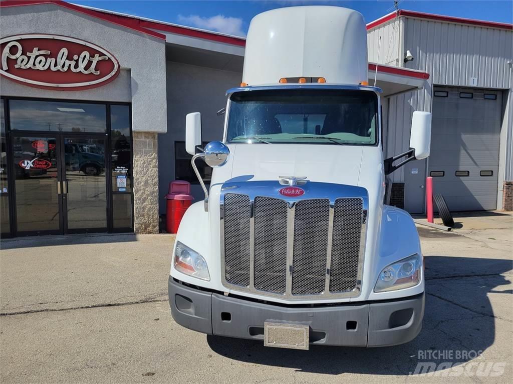 Peterbilt 579 Conventional Trucks / Tractor Trucks