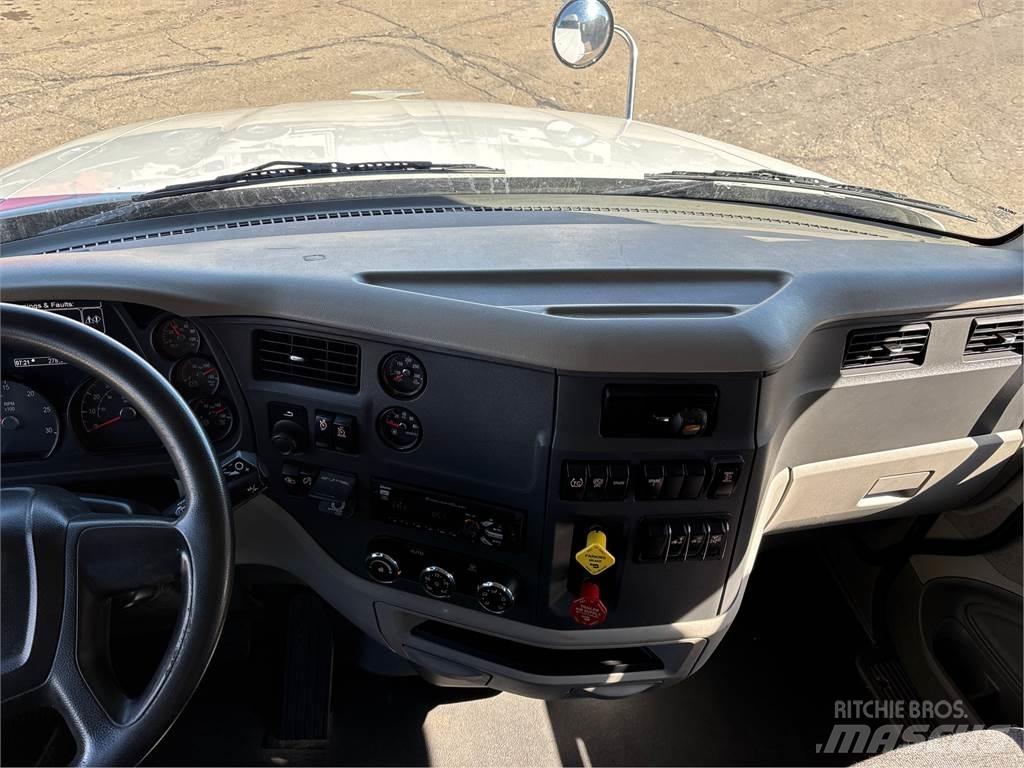 Peterbilt 579 Conventional Trucks / Tractor Trucks