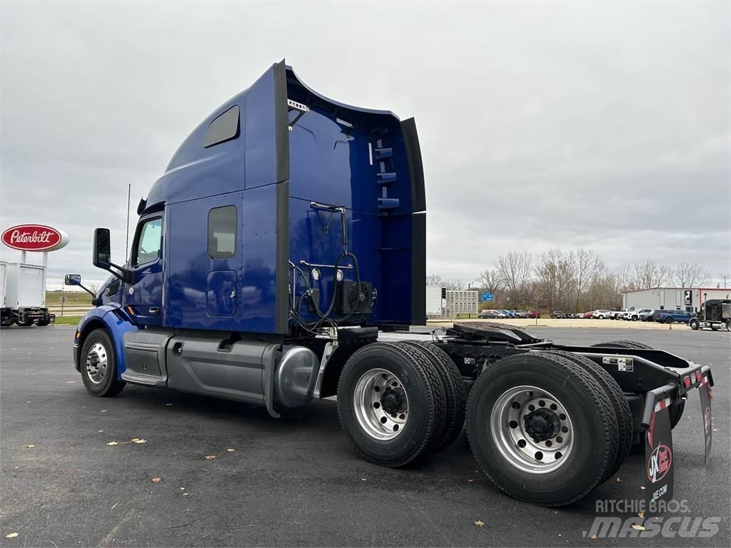 Peterbilt 579 Conventional Trucks / Tractor Trucks