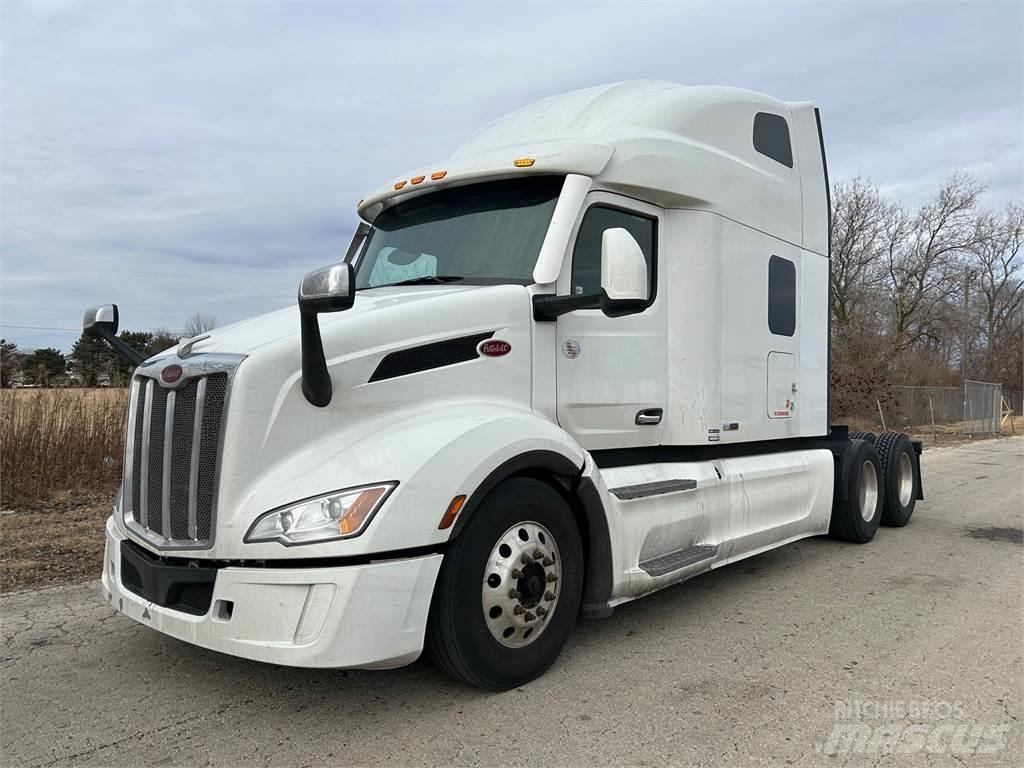 Peterbilt 579 Conventional Trucks / Tractor Trucks
