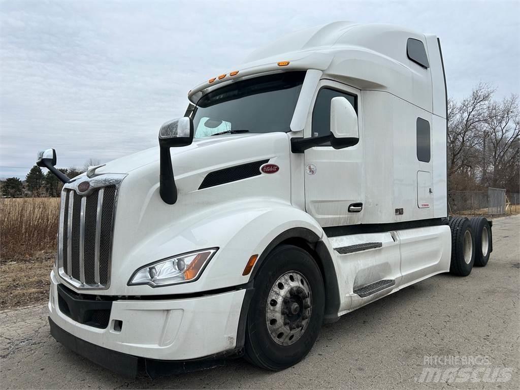 Peterbilt 579 Conventional Trucks / Tractor Trucks