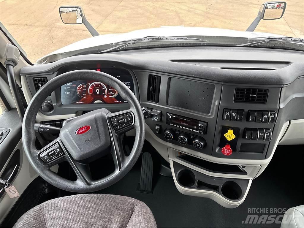 Peterbilt 579 Conventional Trucks / Tractor Trucks