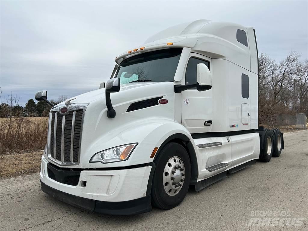 Peterbilt 579 Conventional Trucks / Tractor Trucks