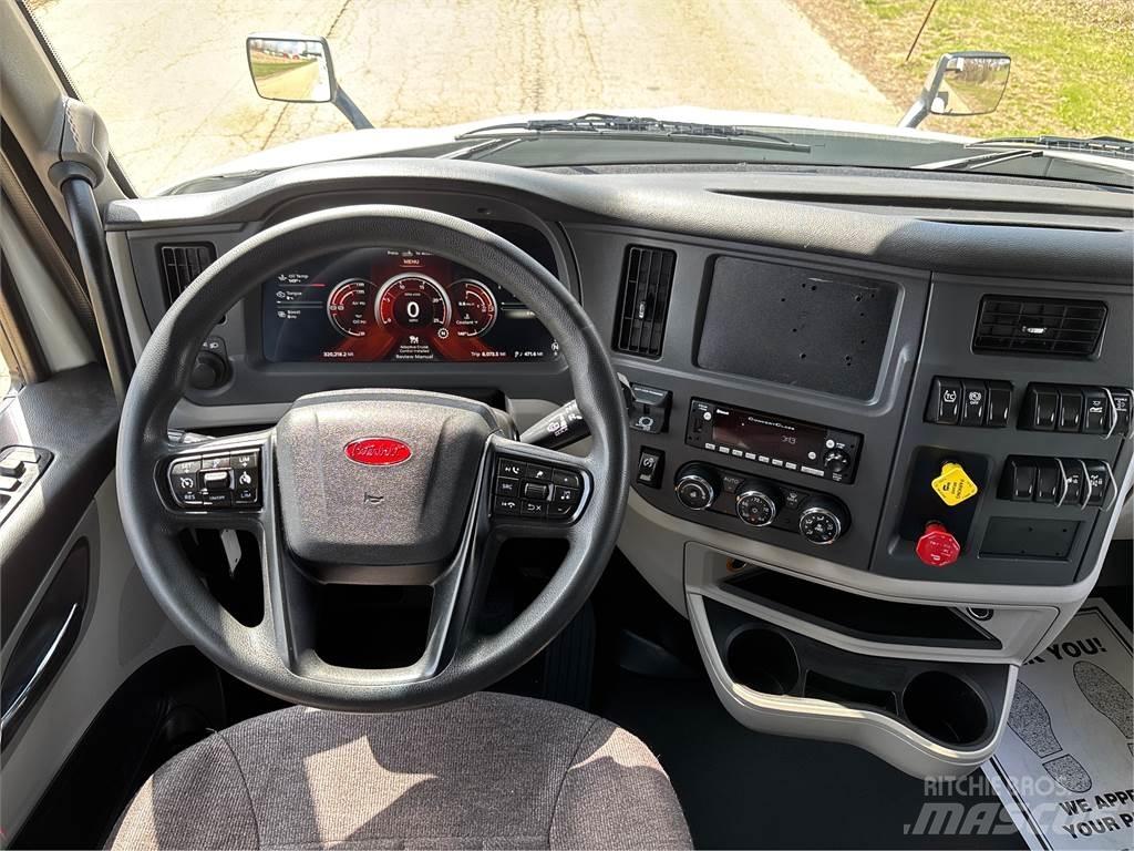 Peterbilt 579 Conventional Trucks / Tractor Trucks