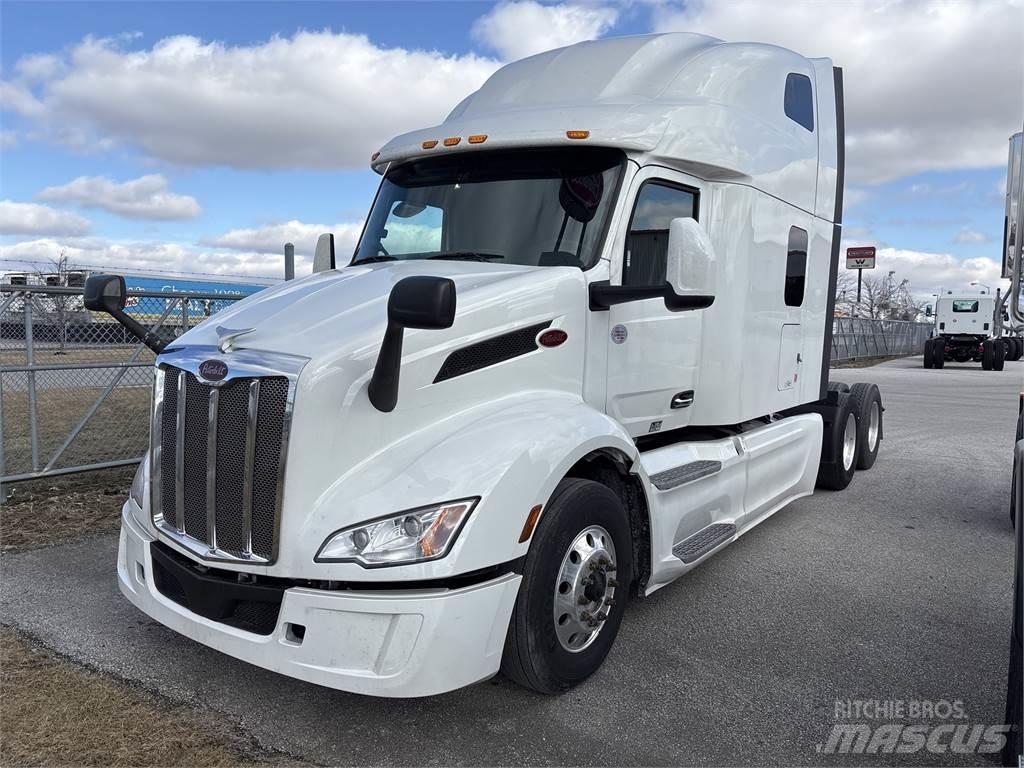 Peterbilt 579 Conventional Trucks / Tractor Trucks