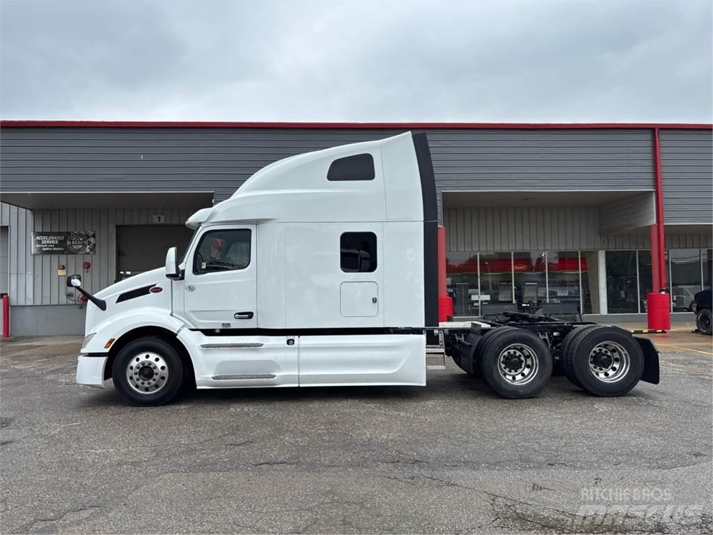 Peterbilt 579 Conventional Trucks / Tractor Trucks