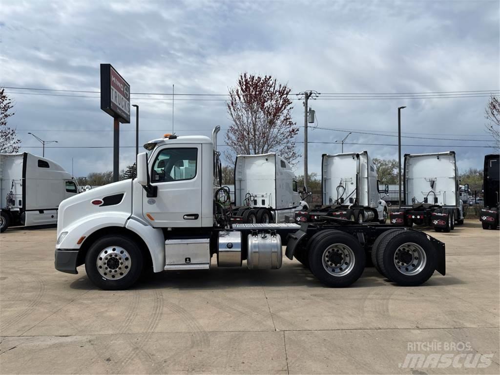 Peterbilt 579 Conventional Trucks / Tractor Trucks