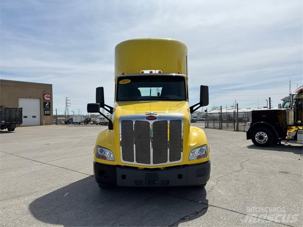 Peterbilt 579 Conventional Trucks / Tractor Trucks