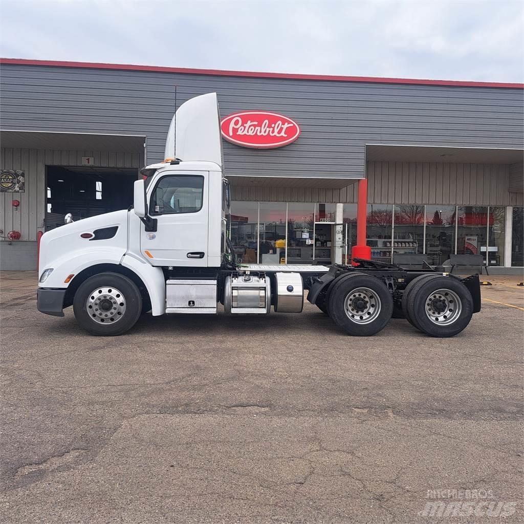 Peterbilt 579 Conventional Trucks / Tractor Trucks