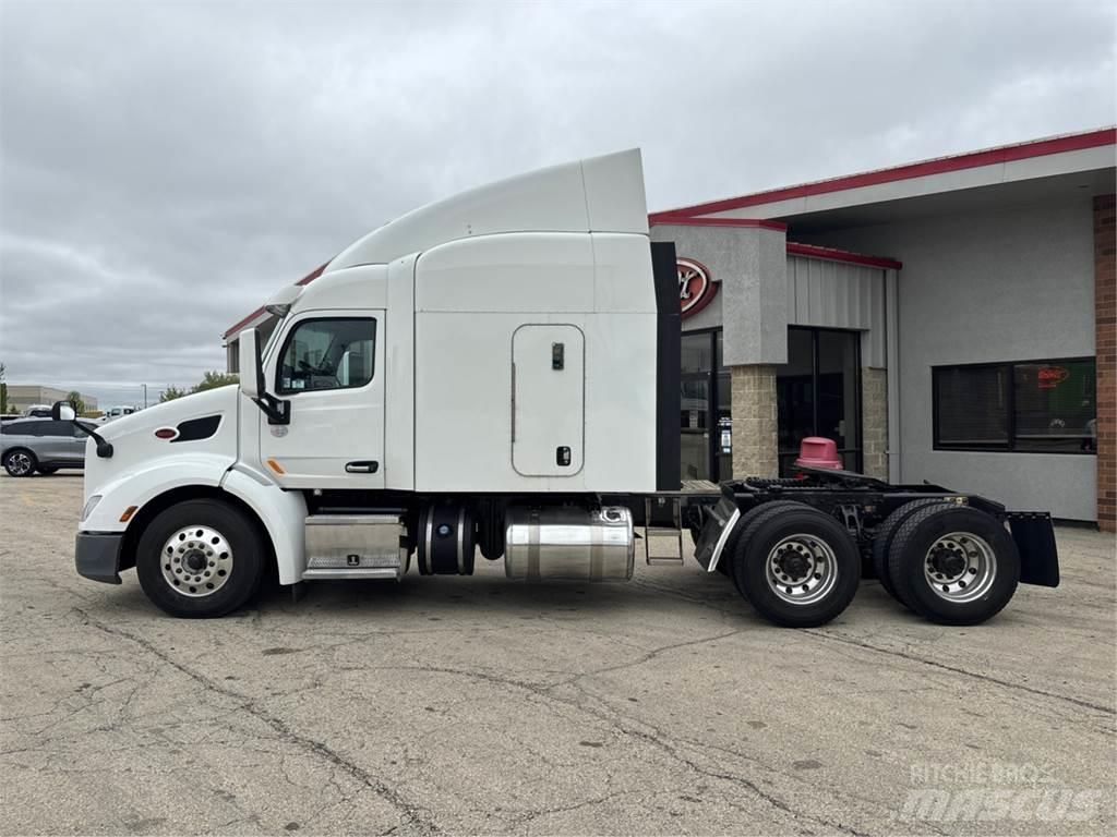 Peterbilt 579 Conventional Trucks / Tractor Trucks