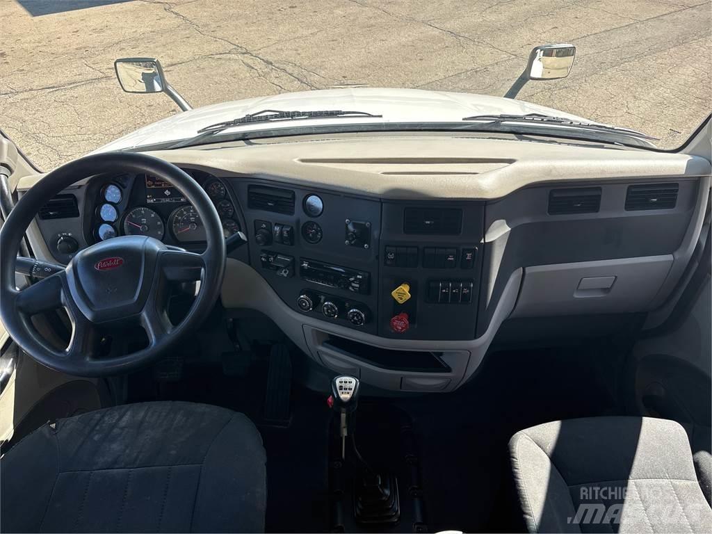 Peterbilt 579 Conventional Trucks / Tractor Trucks