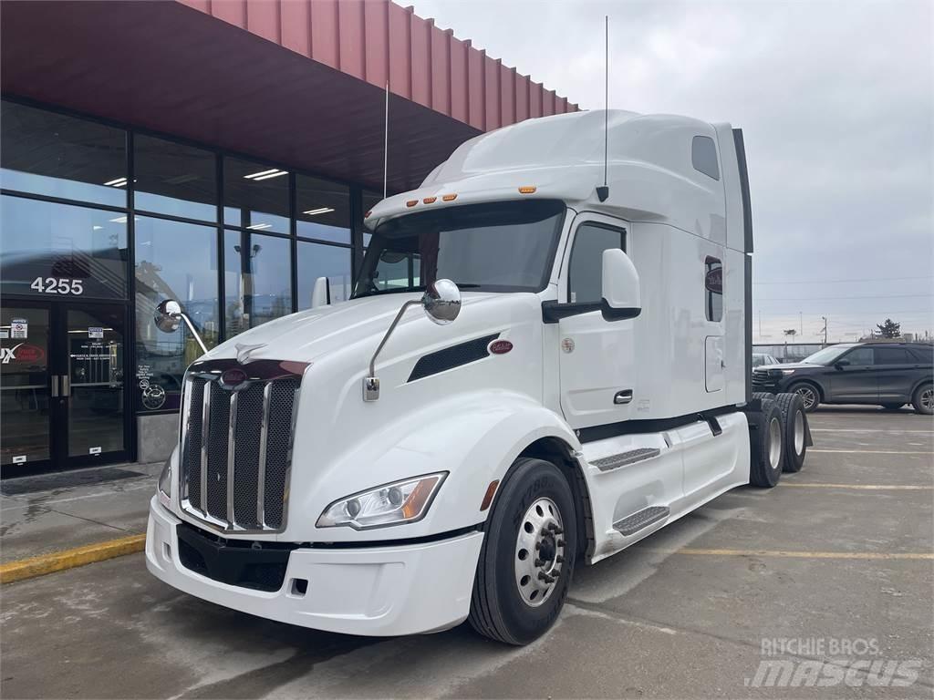 Peterbilt 579 Conventional Trucks / Tractor Trucks