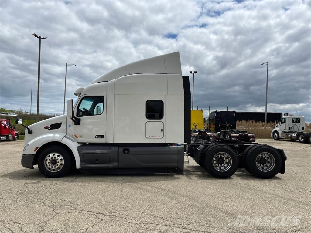 Peterbilt 579 Conventional Trucks / Tractor Trucks