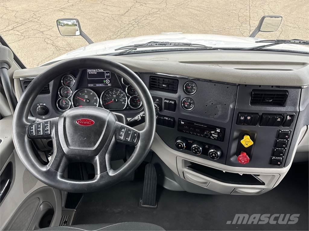 Peterbilt 579 Conventional Trucks / Tractor Trucks