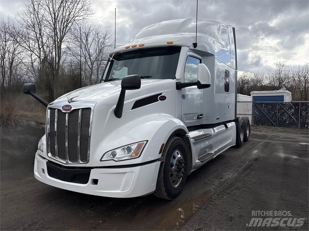 Peterbilt 579 Conventional Trucks / Tractor Trucks