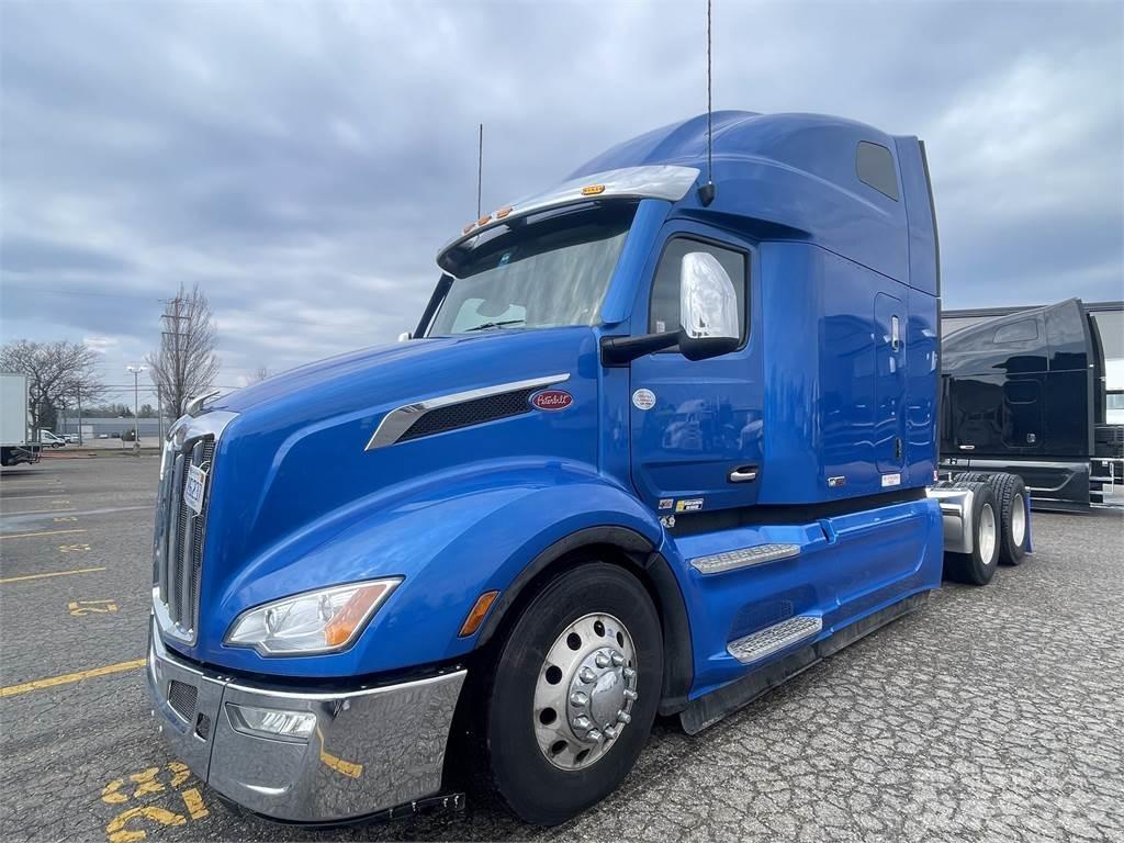 Peterbilt 579 Conventional Trucks / Tractor Trucks