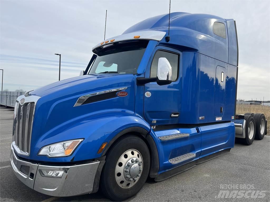 Peterbilt 579 Conventional Trucks / Tractor Trucks
