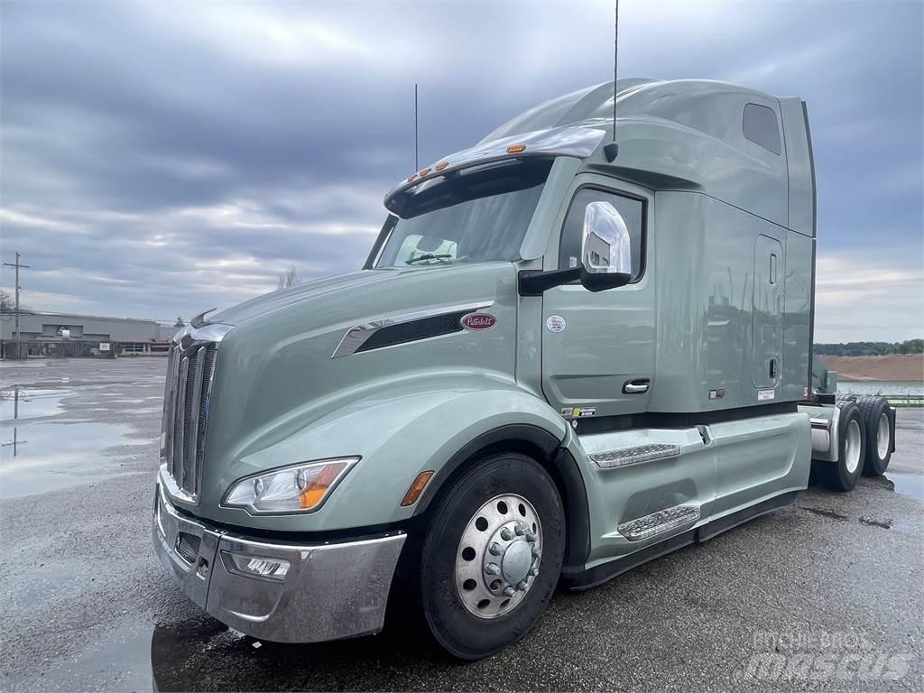 Peterbilt 579 Conventional Trucks / Tractor Trucks
