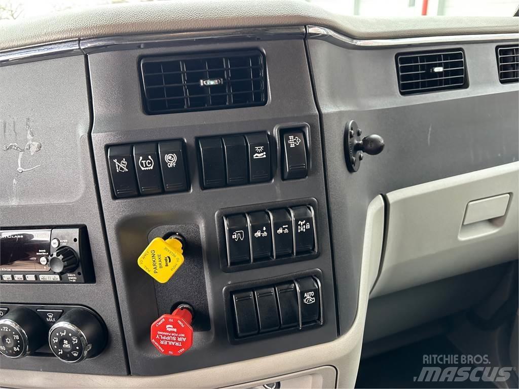 Peterbilt 579 Conventional Trucks / Tractor Trucks