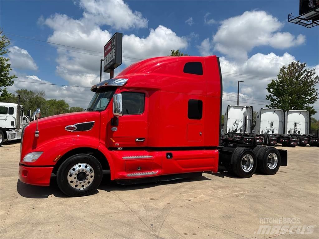 Peterbilt 579 Conventional Trucks / Tractor Trucks