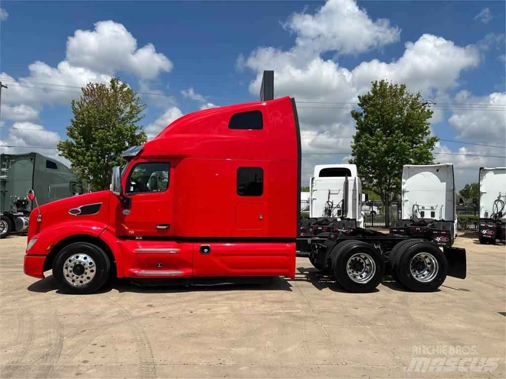 Peterbilt 579 Conventional Trucks / Tractor Trucks