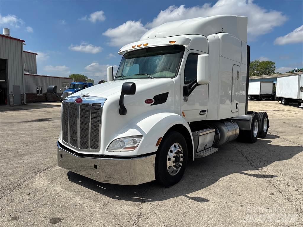 Peterbilt 579 Conventional Trucks / Tractor Trucks