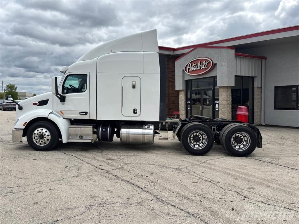 Peterbilt 579 Conventional Trucks / Tractor Trucks