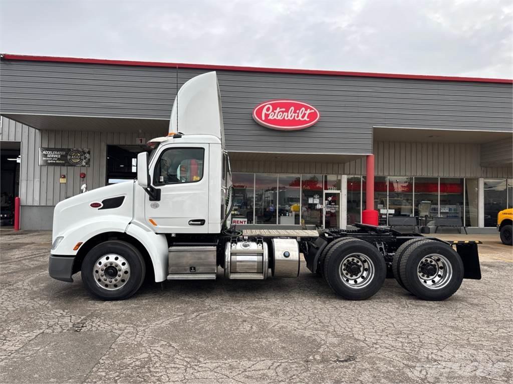 Peterbilt 579 Conventional Trucks / Tractor Trucks