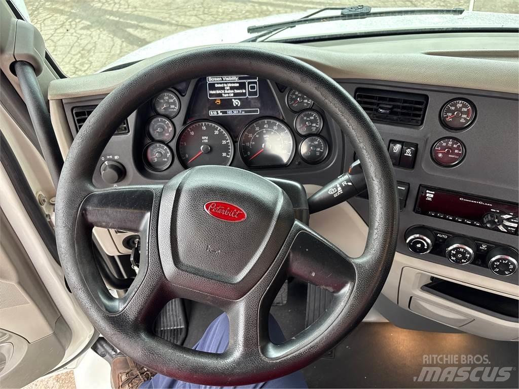 Peterbilt 579 Conventional Trucks / Tractor Trucks