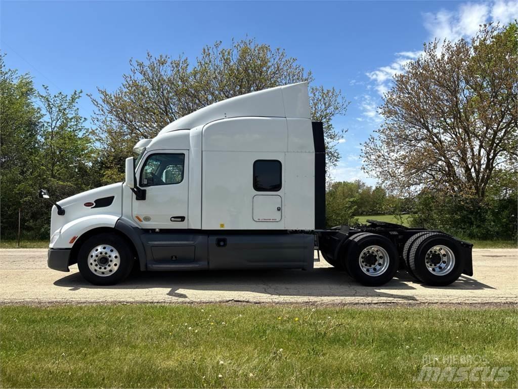 Peterbilt 579 Conventional Trucks / Tractor Trucks