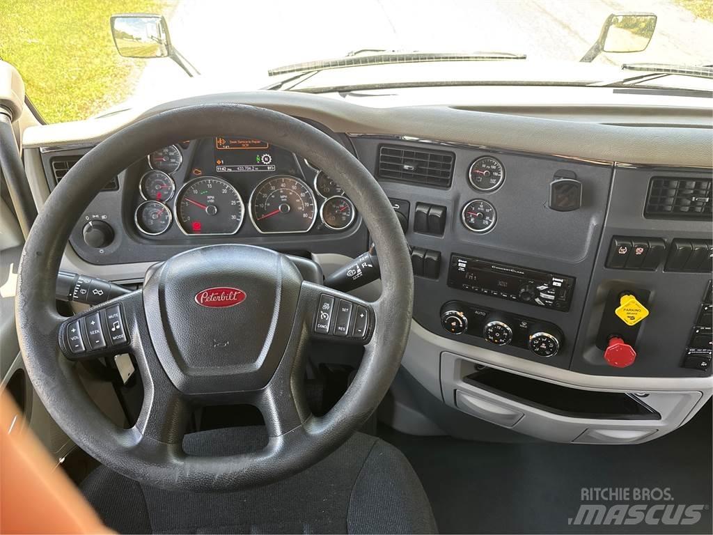 Peterbilt 579 Conventional Trucks / Tractor Trucks